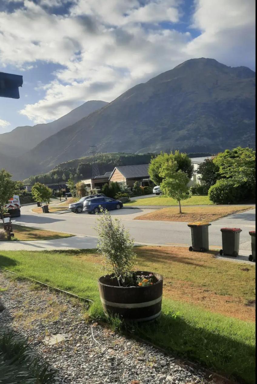 Banbury Deluxe With Spa Bath! Private Courtyard! Queenstown Buitenkant foto